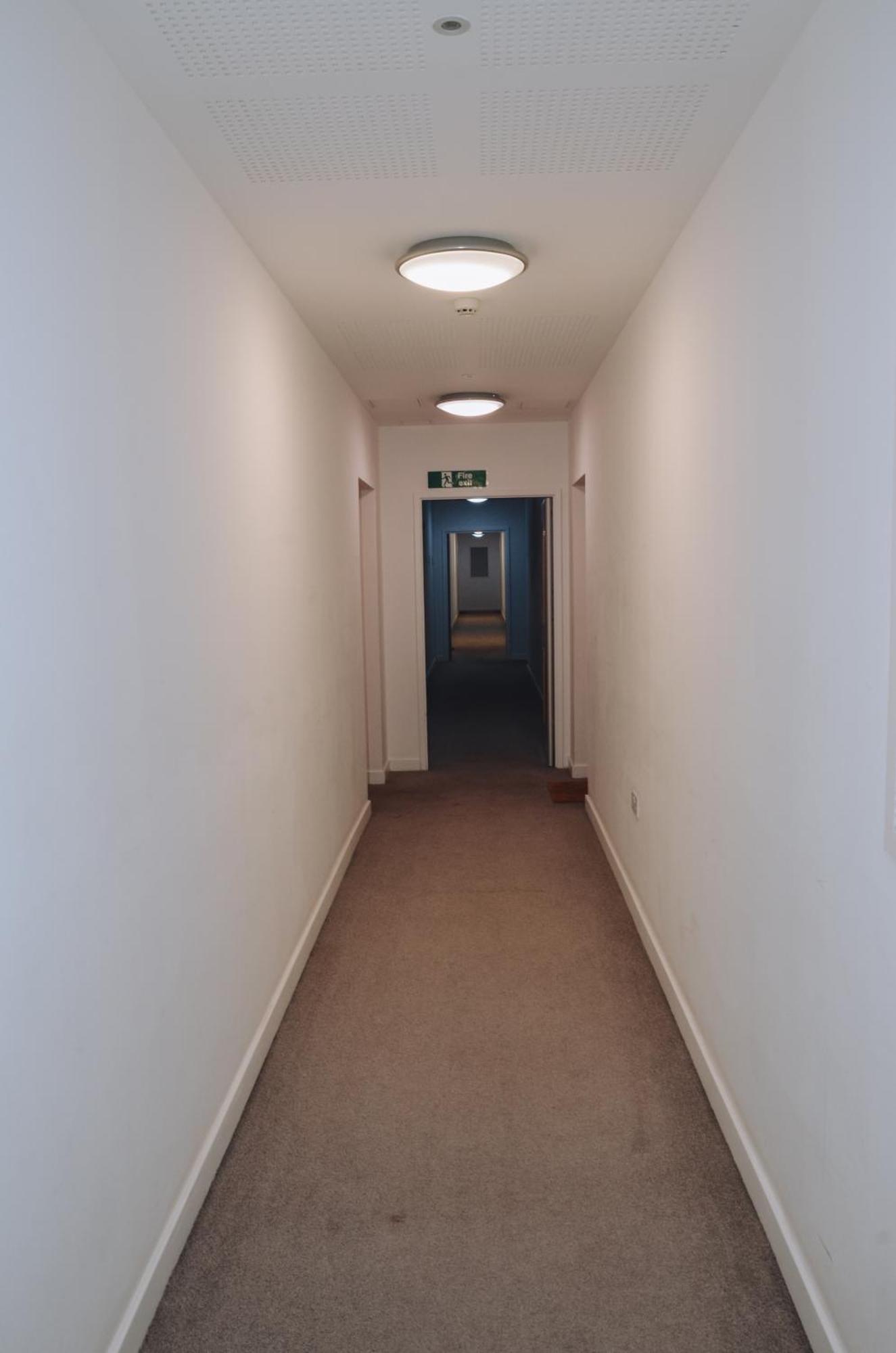 Spacious And Luxury 2 Bed 2 Bath Just 5 Minutes Walk From The Underground Londra