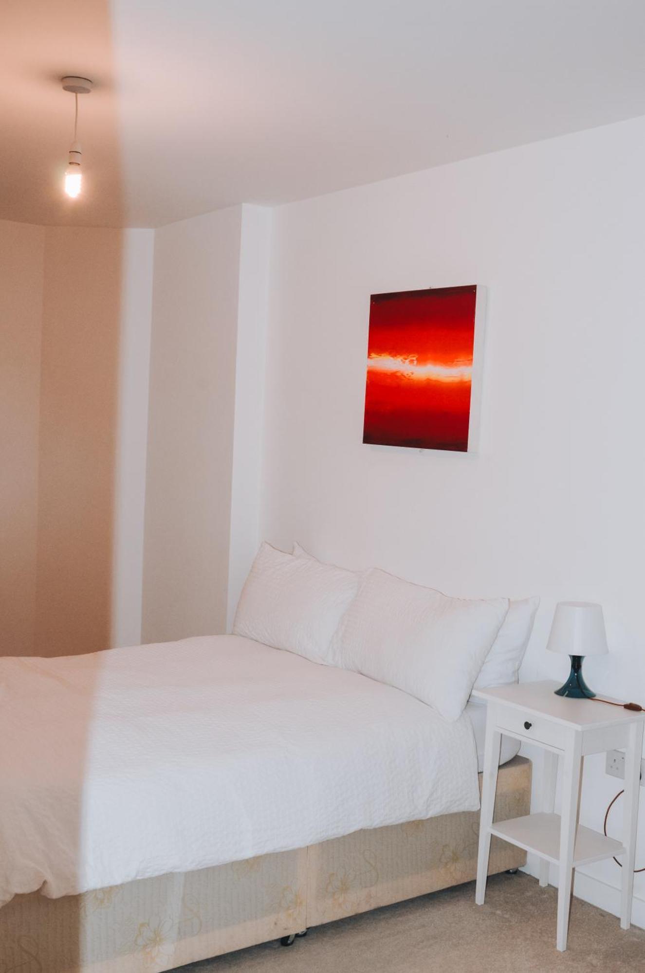 Spacious And Luxury 2 Bed 2 Bath Just 5 Minutes Walk From The Underground Appartamento